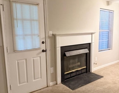 3153 Antrim Circle - Photo Thumbnail 12
