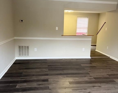 3153 Antrim Circle - Photo Thumbnail 2