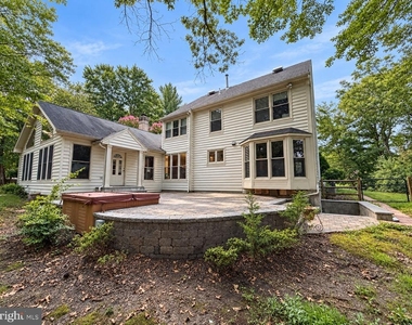 6762 Bronze Post Road - Photo Thumbnail 1