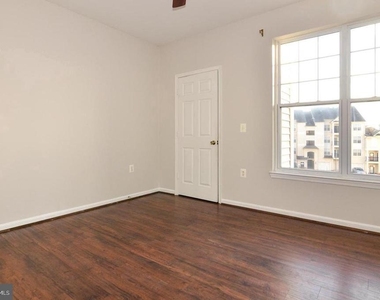 11317 Aristotle Drive - Photo Thumbnail 8