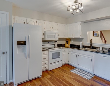 3700 Roxbury Lane - Photo Thumbnail 11