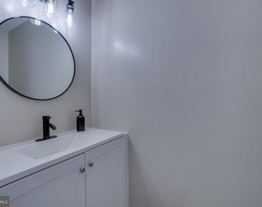 3700 Roxbury Lane - Photo Thumbnail 7