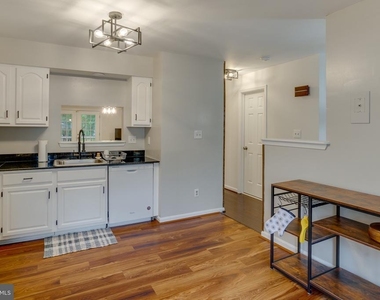 3700 Roxbury Lane - Photo Thumbnail 14