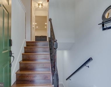 3700 Roxbury Lane - Photo Thumbnail 3