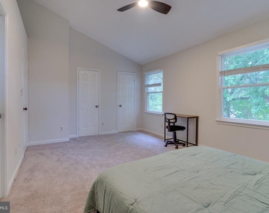 3700 Roxbury Lane - Photo Thumbnail 37