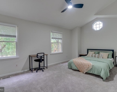 3700 Roxbury Lane - Photo Thumbnail 33