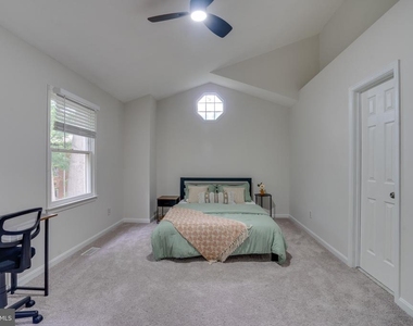 3700 Roxbury Lane - Photo Thumbnail 34