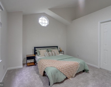 3700 Roxbury Lane - Photo Thumbnail 36