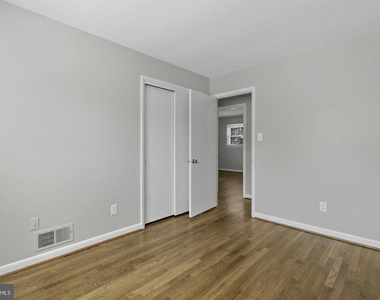 8908 Charles Augustine Drive - Photo Thumbnail 14