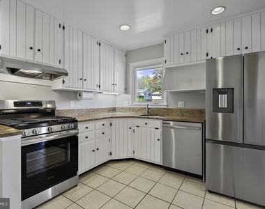 8908 Charles Augustine Drive - Photo Thumbnail 7