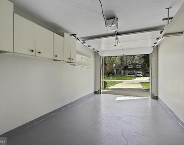 8908 Charles Augustine Drive - Photo Thumbnail 23