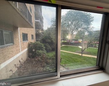 309 Florence Avenue - Photo Thumbnail 12