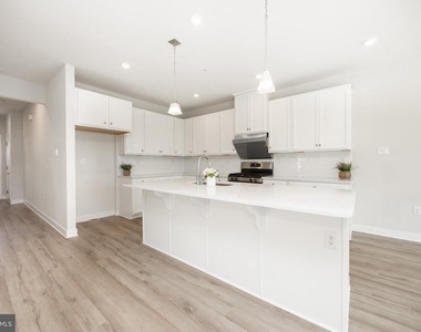 265 Chase Drive - Photo Thumbnail 5