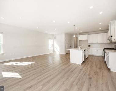 265 Chase Drive - Photo Thumbnail 9