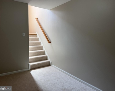 278 Yorktown Court - Photo Thumbnail 15