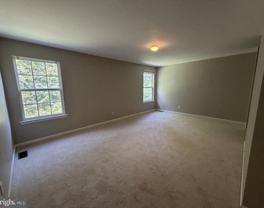 278 Yorktown Court - Photo Thumbnail 17