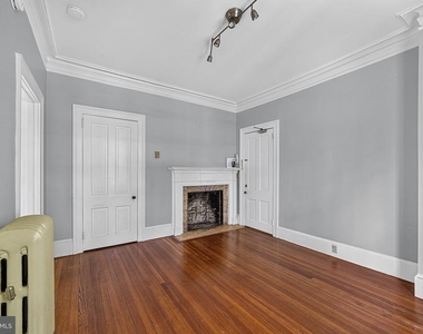 301 Nassau Street - Photo Thumbnail 5