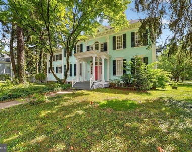 301 Nassau Street - Photo Thumbnail 2