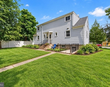 4 Pierson Place - Photo Thumbnail 20