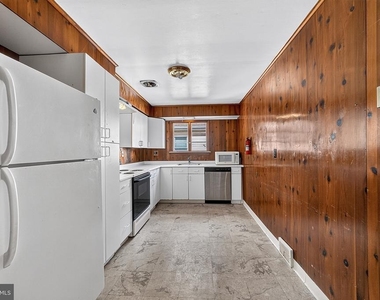 4 Pierson Place - Photo Thumbnail 7