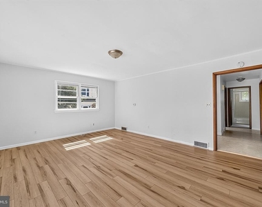 4 Pierson Place - Photo Thumbnail 12