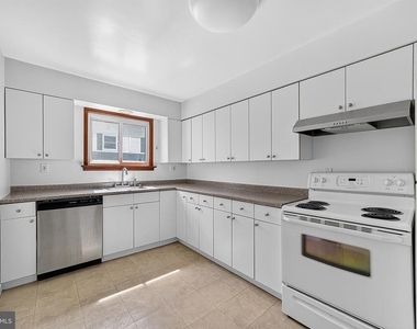 4 Pierson Place - Photo Thumbnail 15