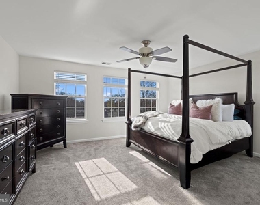 1032 Lamberton Street - Photo Thumbnail 9