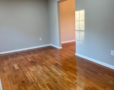 7806 Michele Drive - Photo Thumbnail 3