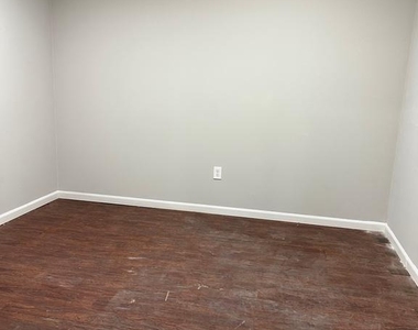 7806 Michele Drive - Photo Thumbnail 22