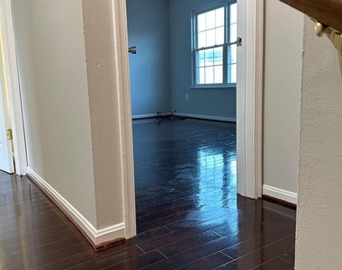 7806 Michele Drive - Photo Thumbnail 11