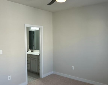 4770 Towne Square Boulevard - Photo Thumbnail 14