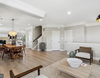 402 Orchard Ridge Drive - Photo Thumbnail 11