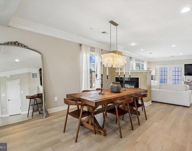 402 Orchard Ridge Drive - Photo Thumbnail 10