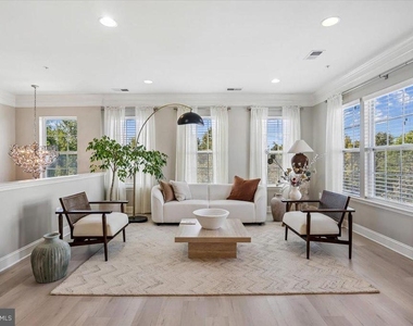 402 Orchard Ridge Drive - Photo Thumbnail 7