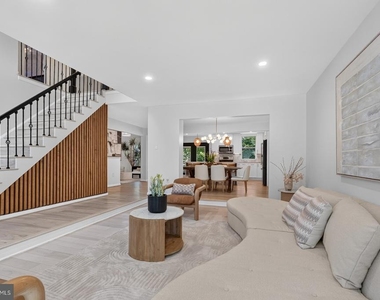 7411 Crestberry Lane - Photo Thumbnail 27
