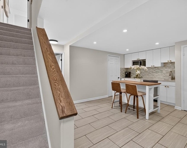 7411 Crestberry Lane - Photo Thumbnail 50