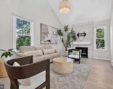 7411 Crestberry Lane - Photo Thumbnail 28