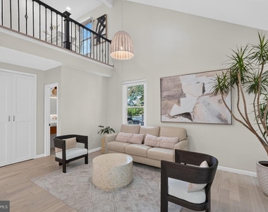 7411 Crestberry Lane - Photo Thumbnail 31