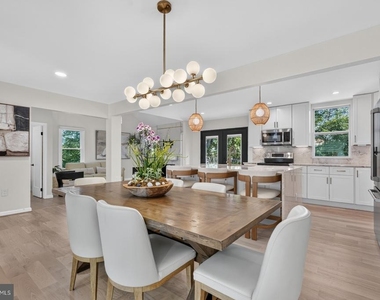 7411 Crestberry Lane - Photo Thumbnail 20