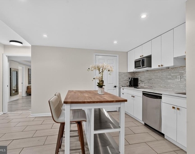 7411 Crestberry Lane - Photo Thumbnail 53