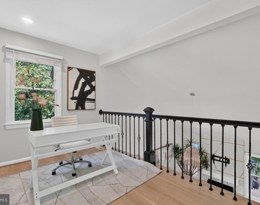 7411 Crestberry Lane - Photo Thumbnail 32