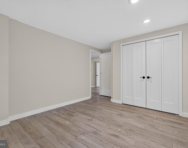 7411 Crestberry Lane - Photo Thumbnail 60