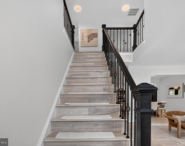 7411 Crestberry Lane - Photo Thumbnail 34