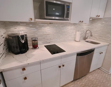 7411 Crestberry Lane - Photo Thumbnail 3