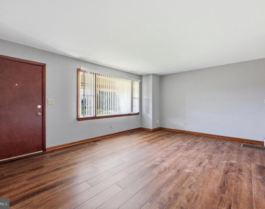 4015 Jefferson Pike - Photo Thumbnail 5