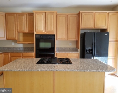 2424 Killarney Terrace - Photo Thumbnail 3