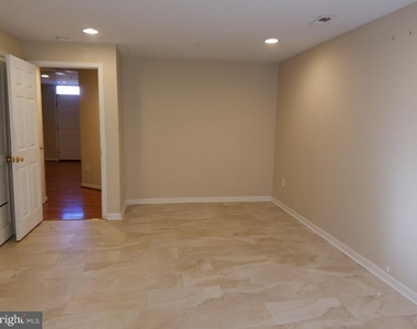 2424 Killarney Terrace - Photo Thumbnail 17