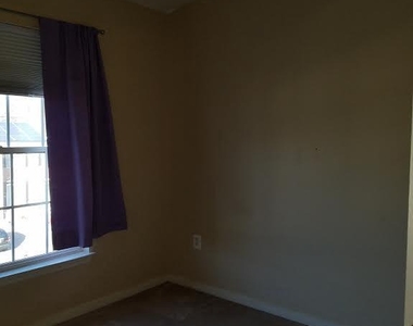 2424 Killarney Terrace - Photo Thumbnail 6