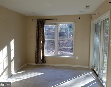 2424 Killarney Terrace - Photo Thumbnail 15