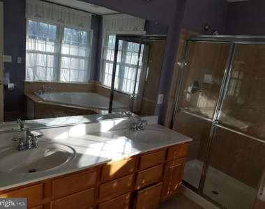 2424 Killarney Terrace - Photo Thumbnail 8